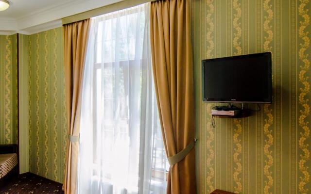 Ritsk Hotel