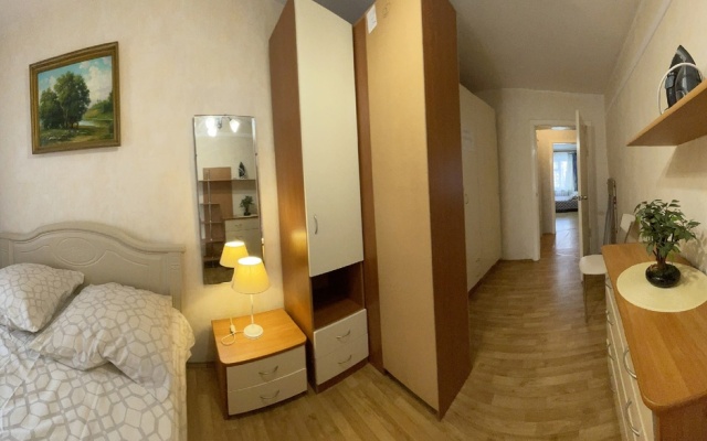 u reki Volgi Apartments