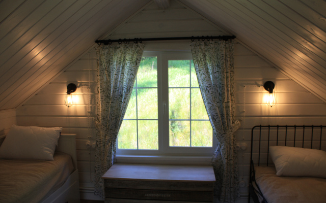 Tri Kholma Guest house
