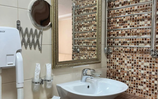 Hotel Gostinichno-Restorannyij Kompleks ZIHIYa