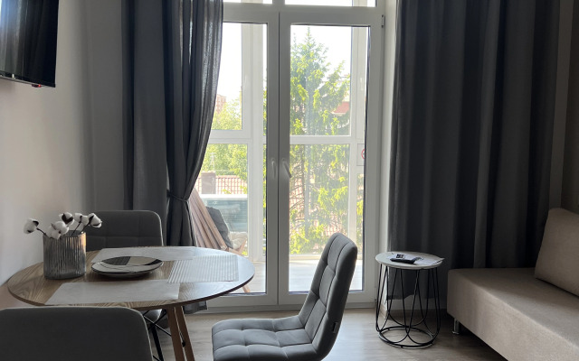 Komfortnaya s balkonom flat