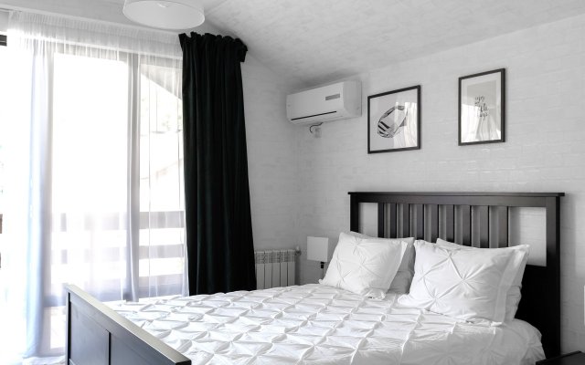 Частный Дом напротив казино с личной парковкой