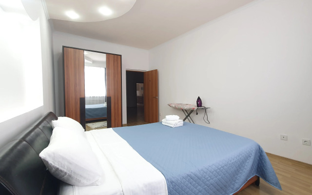 Trekhkomnatnye S Shikarnym Vidom Na Bayterek 251 Apartments
