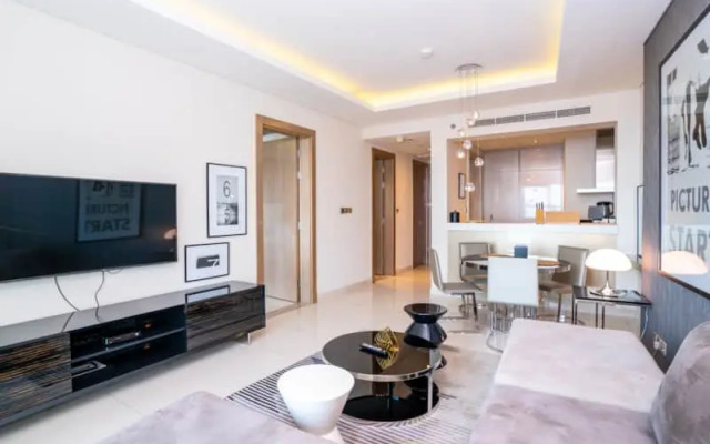 Paramount Tower 1 BR Apartments