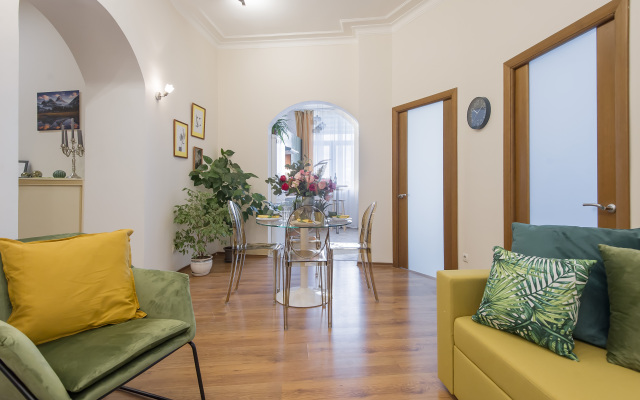 Квартира GM Apartments Стильная Трехкомнатная на Бульварном кольце