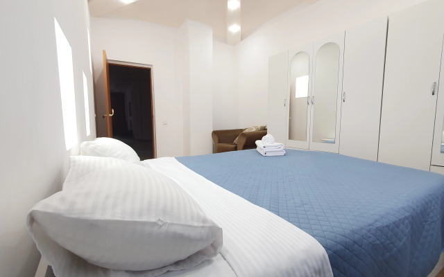 Trekhkomnatnye S Shikarnym Vidom Na Bayterek 251 Apartments