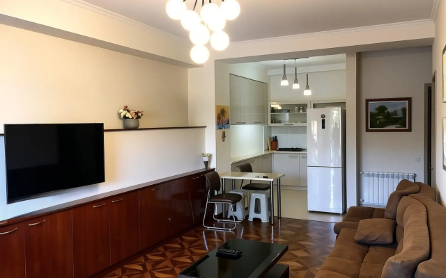 Апартаменты Spacious 2BR Apartment - Balcony & Prime Location