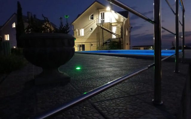Devyaty Val Living quarters