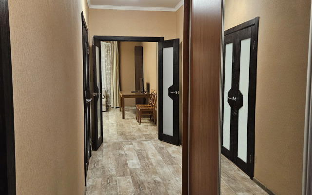 Квартира Просторная двухкомнатная рядом с центром Казани