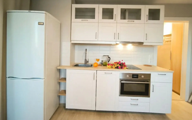 Prostornaya Studiya U Metro Devyatkino Apartament