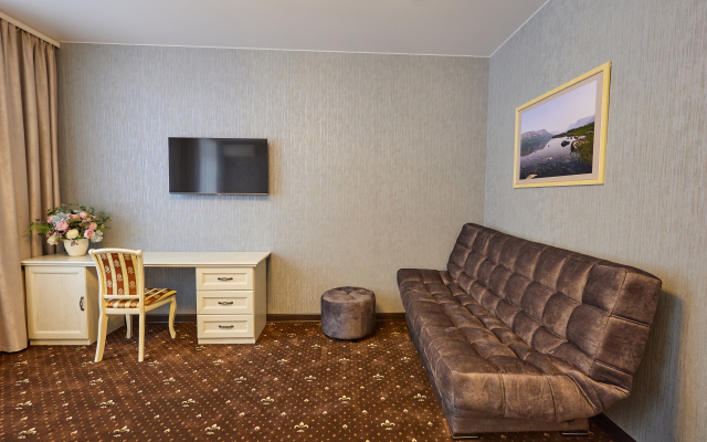 Mini-Hotel Kompleksa "Russkij Par"