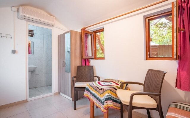 7 Garden Bungalow & Camping