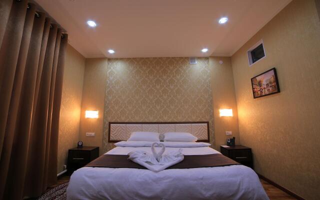 Asmald Palace Hotel