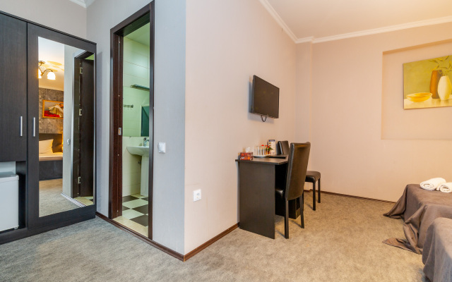 Merlin Hotel