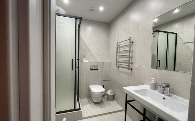 S Dizaynerskim Remontom Studio Flat