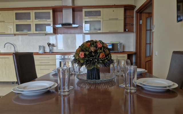 Atlant Alushta 2 Flat