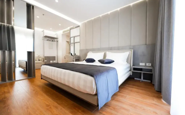 Отель Naos Luxury