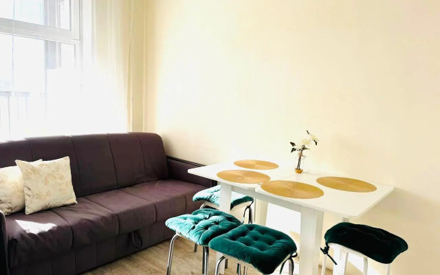 Квартира для четверых рядом с Роевым ручьем и Бобровым логом