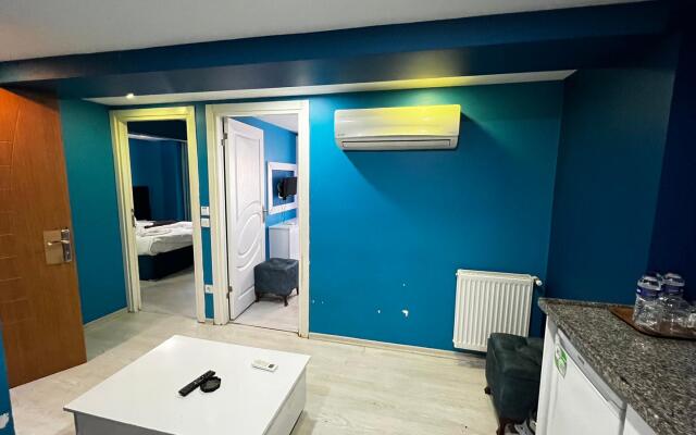 Отель Moon Blue