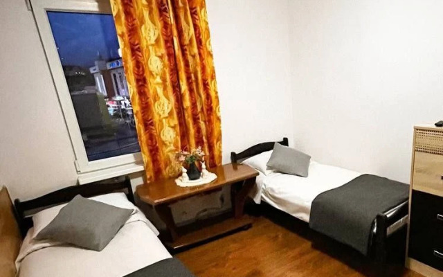 Komnata Schastye V Lazarevskom Flat