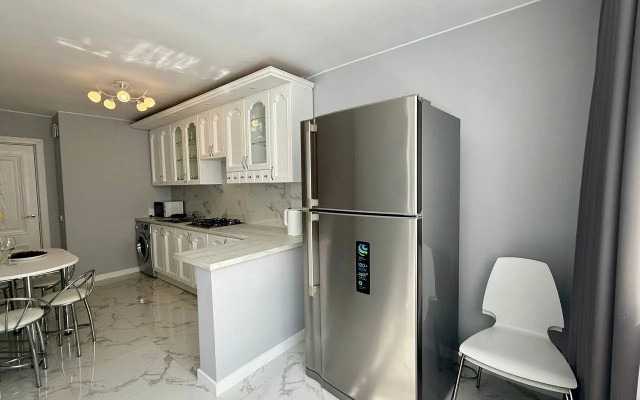 Stilnaya Ryadom S Parkom Rivyera Flat