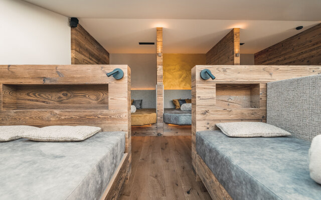 La Cort My Dollhouse - Adults Only