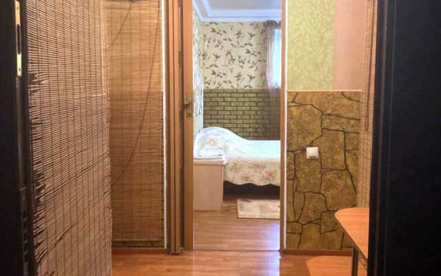 Апартаменты Широкая 34