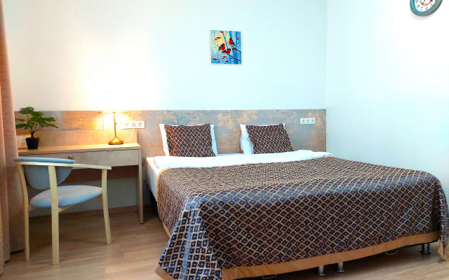 Три квартиры на Сахарова