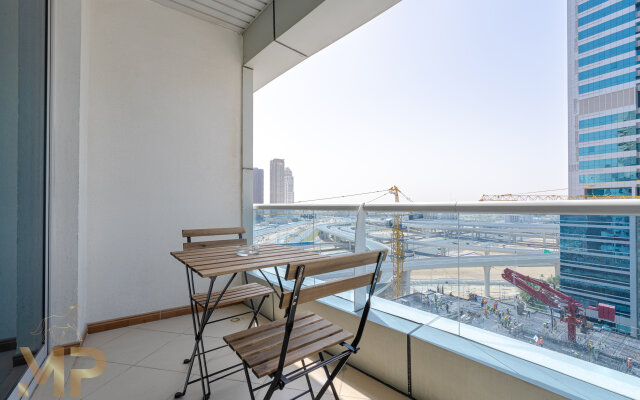 Marco Polo Spacious 1 BR with Balcony in Dubai MarinaApartments