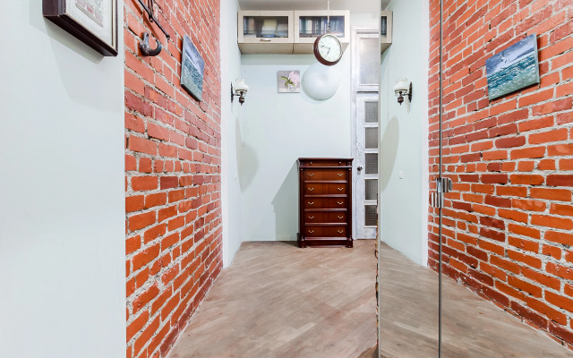 Vintazhnaya Na Svechnom Flat