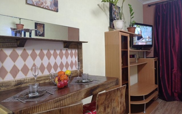 Квартира Live-In-Comfort на Творчества 1к1