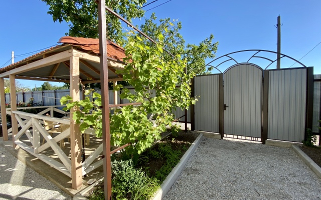 38 Popugaev Guest House