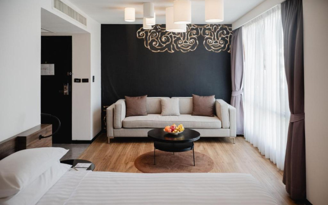 Отель RakYim Siam Sukhumvit 15