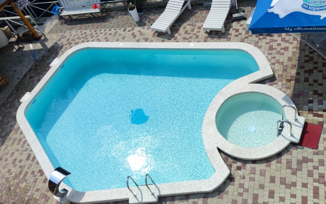 Yablochko Guest House
