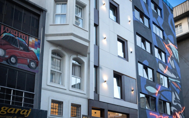 Smart and Simple Hotel Karakoy