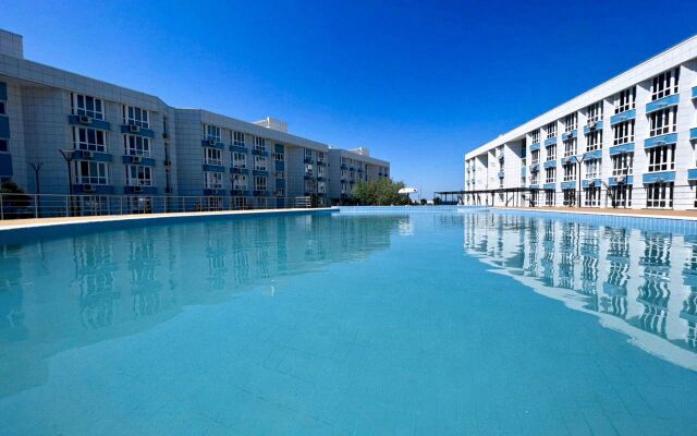 Admiral's Lagoon Apartment Hotel