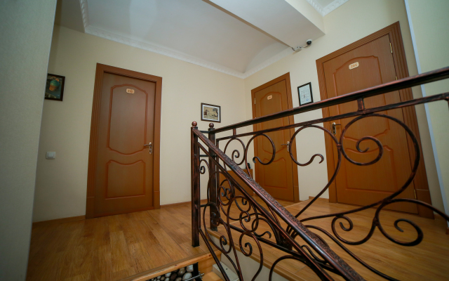Rayhon Hotel