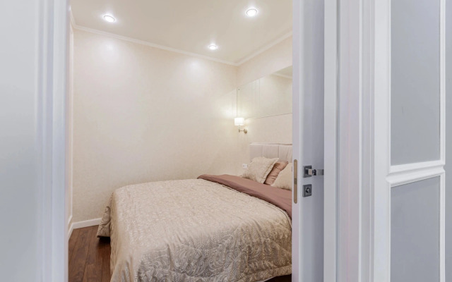 Na Beregu Reki Kazanka Flat
