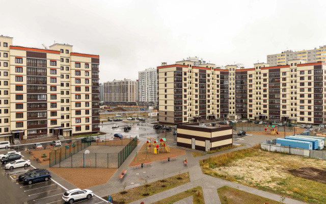 Квартира с желтым диваном