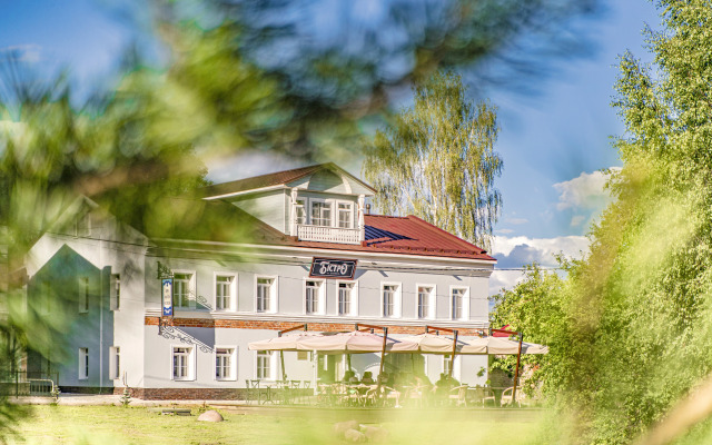 Russian Seasons Selo Vyatskoe Hotels 4*