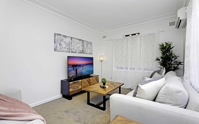Private Beach House in Bondi Apartments