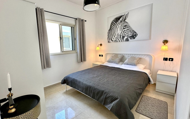 GW951 Gugel Waves Amazing Seaview Flat
