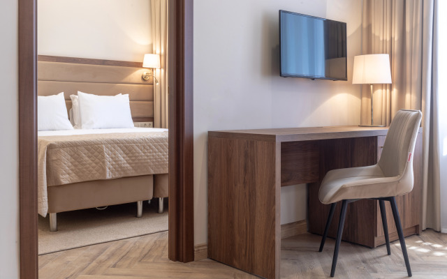 Hotel Grand-Otel (osnovan V 1901 Godu)
