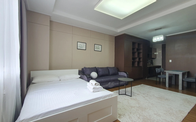 Apartamenty 14j etaz s sikarnym vidom na Mecet' Hazret Sultan