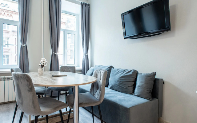 Квартира Стильная Евродвушка с Балконом в Центре Петроградской