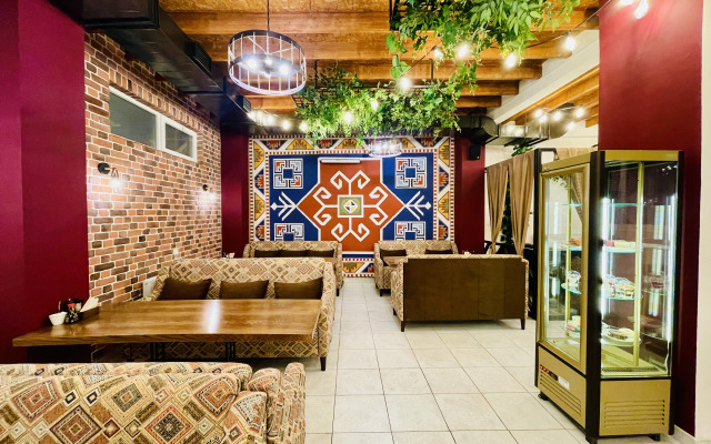 Istoriya Hotel