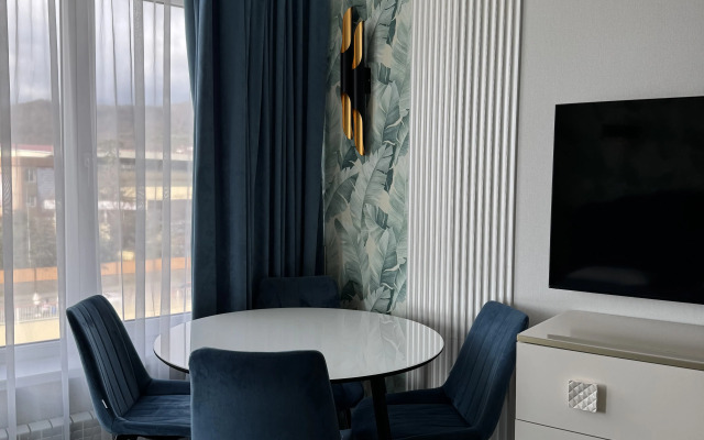 Trehmestniye na Vtoroy Beregovoy linii Apartments