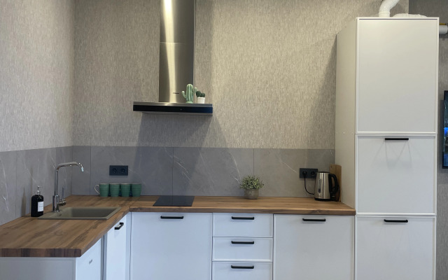 Квартира Просторная на Курсантов Кировцев