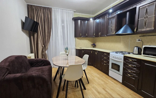 Квартира Яркая, уютная квартира в центре Заводского района