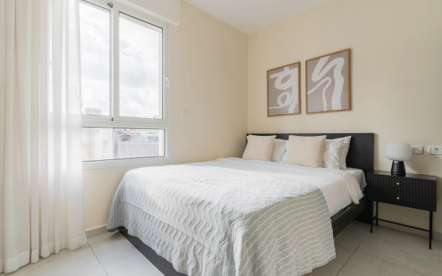 Blueground at Nahalat Bynamin ID27 Apartments